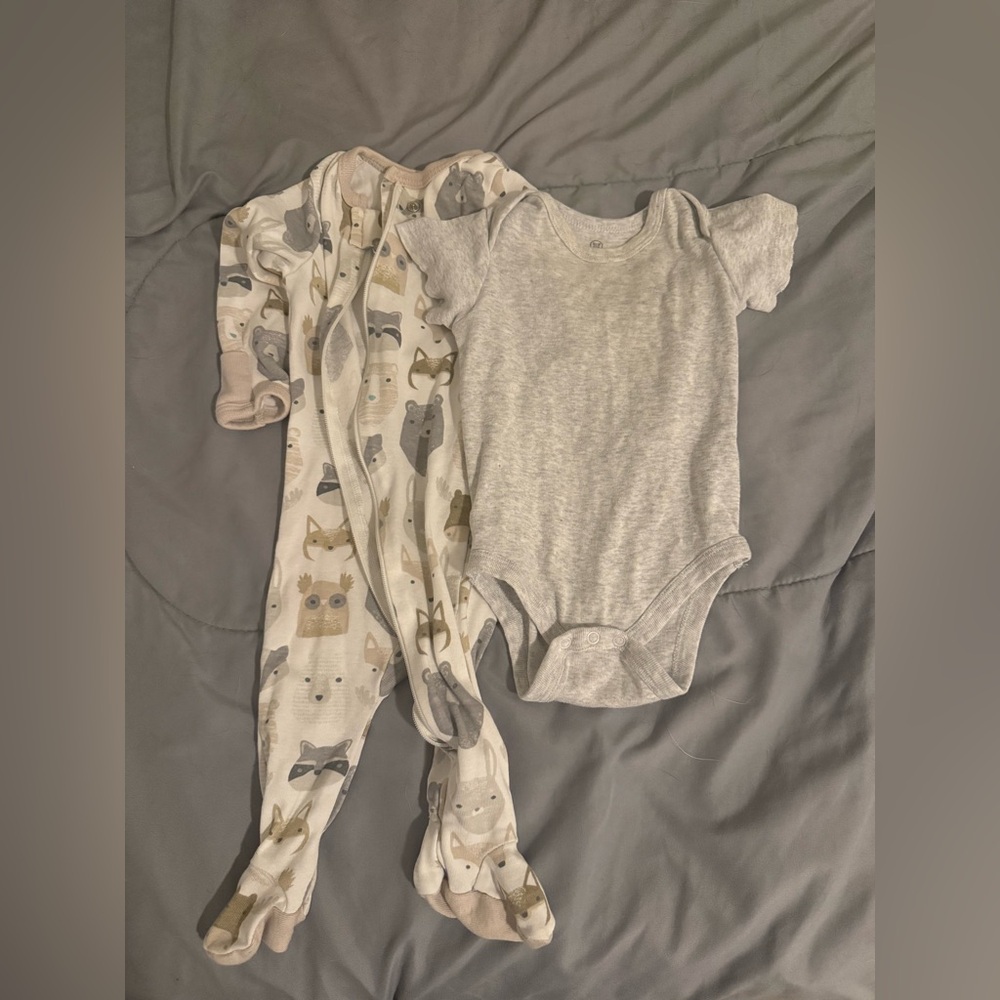 Great Condition! 3-6 Month Baby Onesie and Pajamas